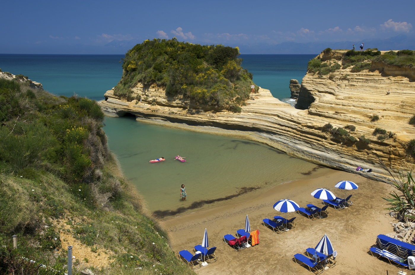 Jedinstvena plaža na Krfu o kojoj kruži zanimljiva legenda: Parovi koji preplivaju ovaj kanal ostaće zauvek zajedno