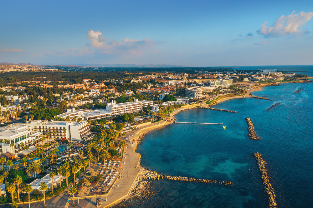 Ovo je najlepša plaža na svetu po izboru turista: Nalazi se na najjeftinijoj evropskoj destinaciji u 2024, a Srbi je zaobilaze