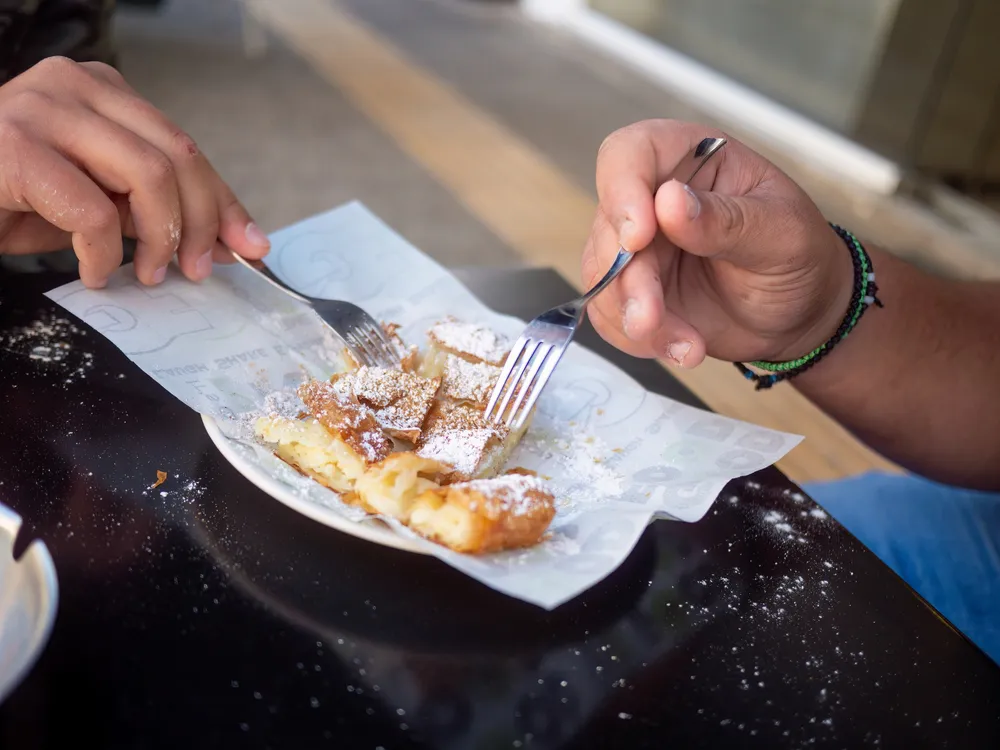 Omiljeni doručak srpskih turista u Grčkoj: Bugaca, tradicionalna pita koja se topi u ustima