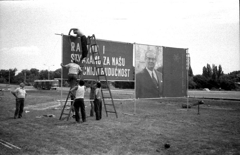 Prilog o "čudnim navikama" Beograđana iz 1976. kao da je juče snimljen: Prošlo je pola veka - i dalje se stidimo