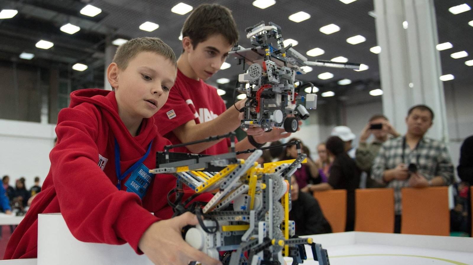 Podržite male Novosađane da osvoje medalju na Svetskoj robotskoj olimpijadi