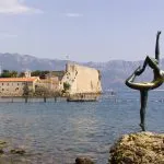 Svi ste se verovatno fotografisali pored čuvena Balerine u Budvi, ali malo ko zna tužnu priču koja o njoj kruži