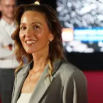 Jelena Đoković na otvaranju Sava centra u najkraćoj koledž suknjici: Smelo izdanje istaklo njen najveći adut