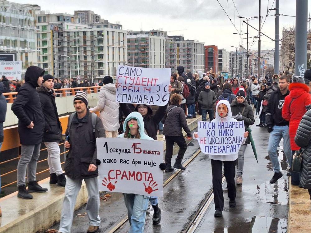 Transparenti sa studentskih protesta iza kojih svi možemo da stanemo: Da li imate petlju?