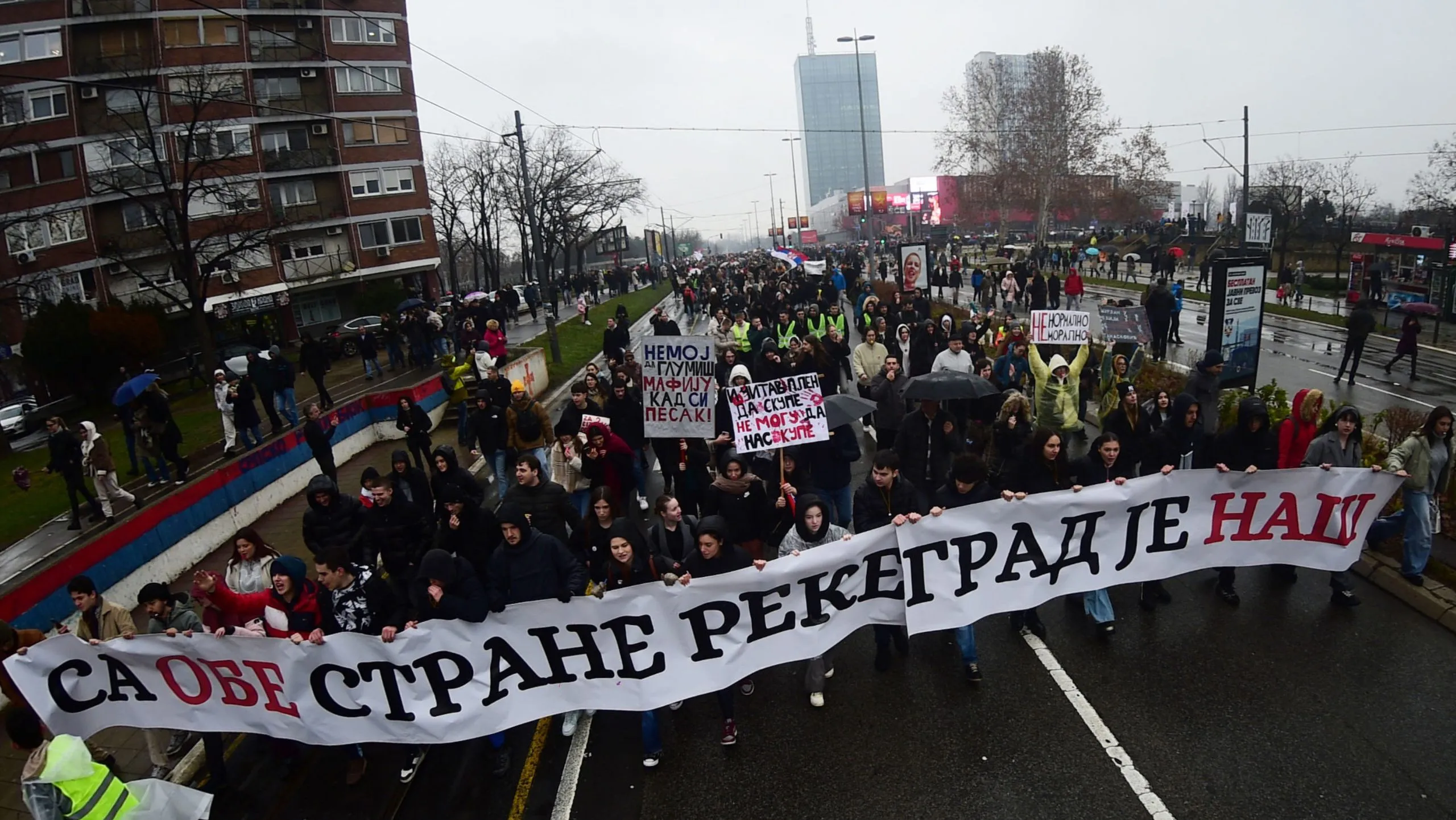 “Rastko je gospodin i čitav svet će biti njegov”: Studenti su stvarno carevi, a to su dokazali i juče "Rastko je gospodin i čitav svet će biti njegov": Studenti su stvarno carevi, a to su dokazali i juče