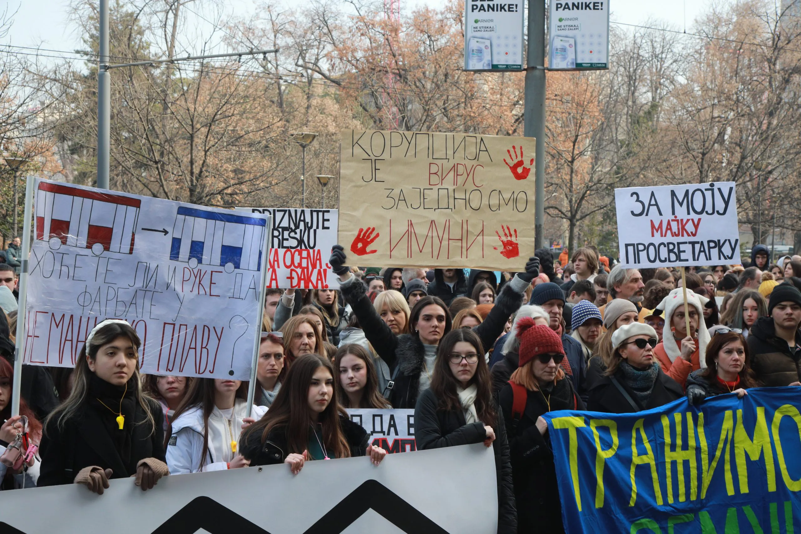 "Studenti obnavljaju demokratsku nadu u vreme kada se ona ruši širom sveta": Gardijan o protestima u Srbiji