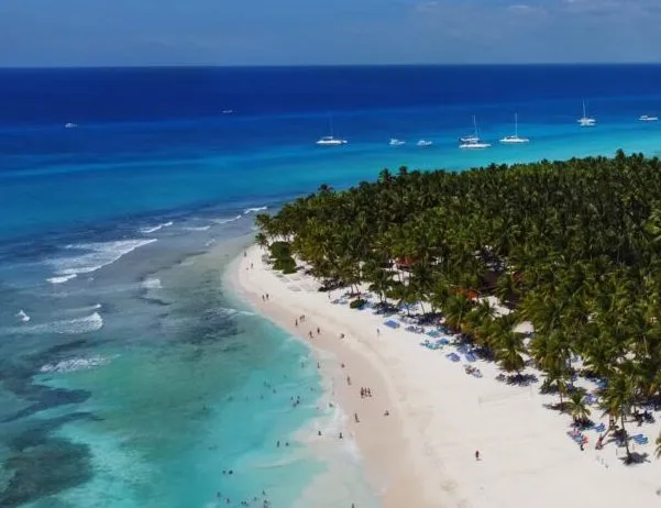 Ovde se snima "Survivor", ali se nalaze i najlepše plaže na svetu: Zavirite u raj na Karibima