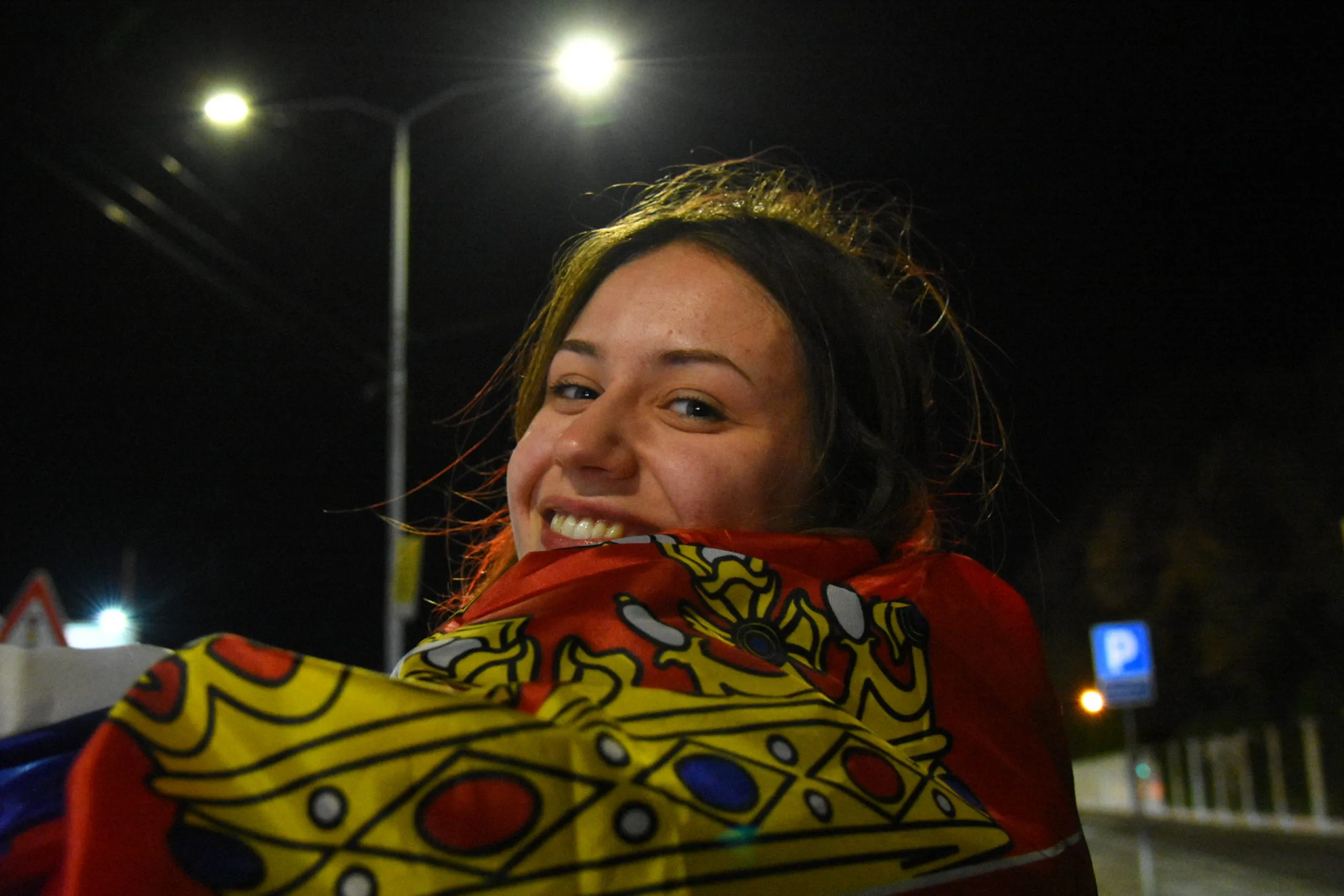 Za sve je “kriva” mirišljava maramica: Nišlija je na maršu sreo Pančevku, a onda se čitav internet bacio u potragu za njom Za sve je "kriva" mirišljava maramica: Nišlija je na maršu sreo Pančevku, a onda se čitav internet bacio u potragu za njom