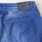 Kožna etiketa na farmerkama ima skriveno značenje: Njena uloga je veća nego što mislite