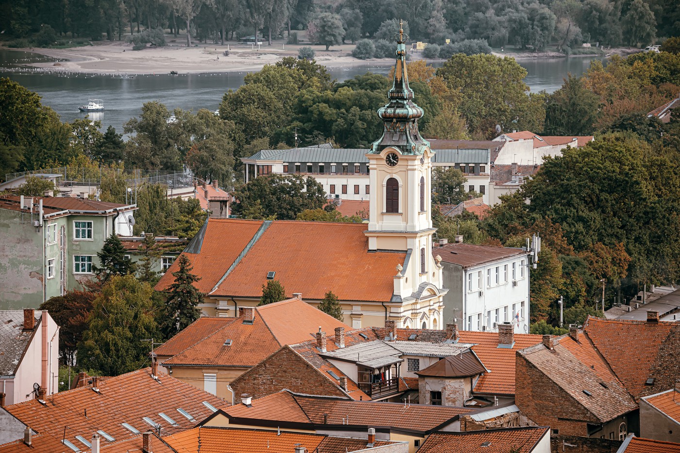 Prvomajska šetnja kroz zaboravljene priče grada: Posetite zgrade koje šapuću staru beograsku istoriju