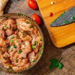 Koliko dugo se marinira piletina, koliko svinjetina, a koliko govedina za najbolji rezultat: Duže nije uvek bolje