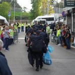 "Koliko slatkoće u jednom videu": Pikaču je dočekao smenu policije ispred RTS-a i to je sve što treba da vidite danas