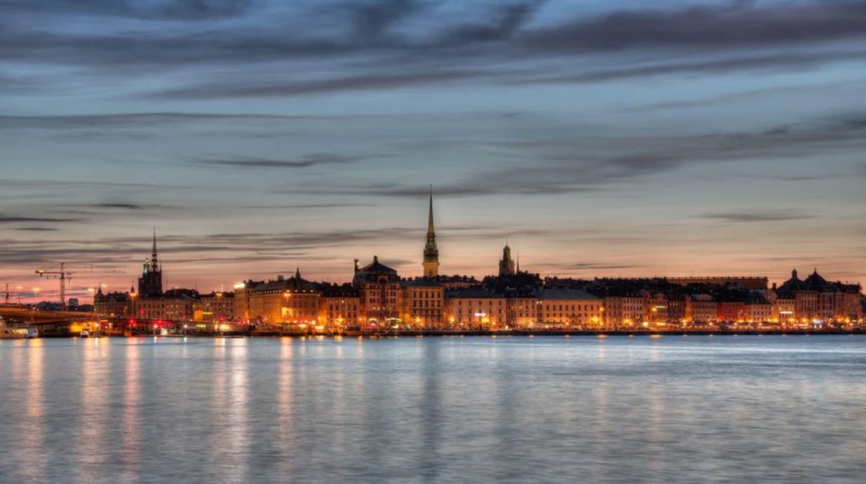 Viralni klip popularnog komičara objašnjava razliku između Srba i Šveđana: “Kod njih vam je sve samo uzmi, uzmi, uzmi…” komičar