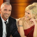 Ko je fatalna Mišel, voditeljka finala Evrovizije? Od Erosa Ramacotija se razvela zbog sekte