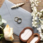 Devojka je pitala koliko novca staviti u kovertu za svadbu, a onda su počeli da se ređaju komentari