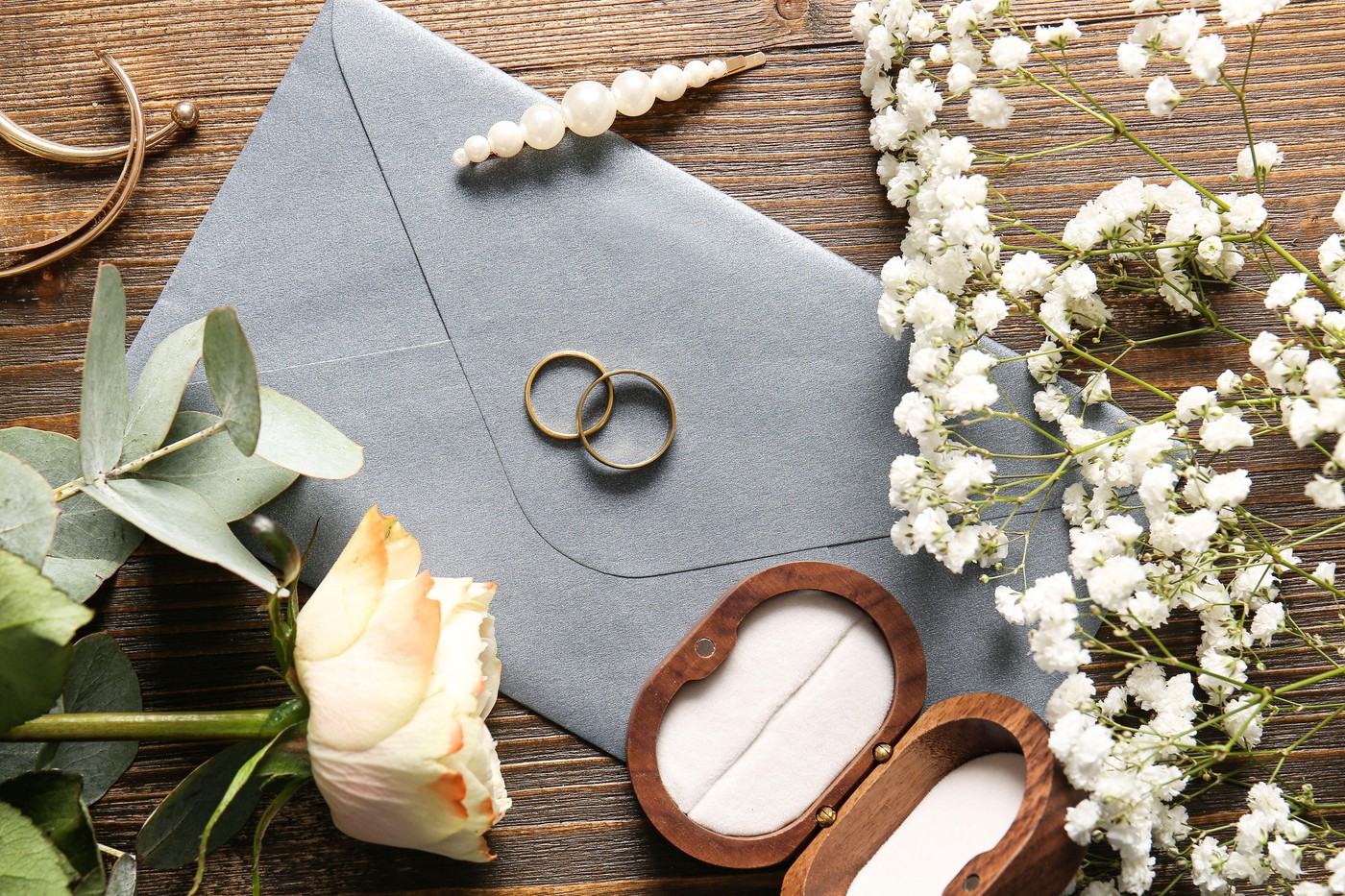 Devojka je pitala koliko novca staviti u kovertu za svadbu, a onda su počeli da se ređaju komentari Devojka je pitala koliko novca staviti u kovertu za svadbu, a onda su počeli da se ređaju komentari