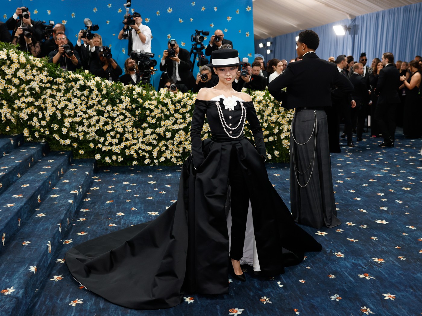 Modna izdanja koja su obeležila Met Galu i "novost" koja se prvi put pojavila od 2019. 3 Modna izdanja koja su obeležila Met Galu i "novost" koja se prvi put pojavila od 2019.