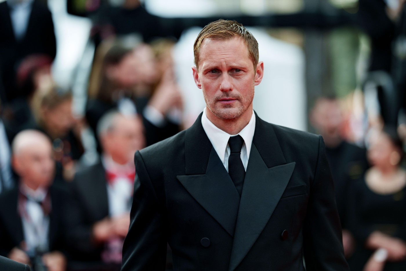 Najbolji frajer u Kanu nosi lakovane čizme iznad kolena, šljokice i roze mašnu: Svi gledaju u njegove noge