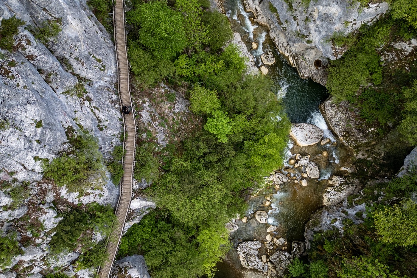 Za mesto koje nazivaju "srpski Tajland", vežu se mnoge legende: Noćenje ovde košta 2.000 dinara i priroda je prelepa