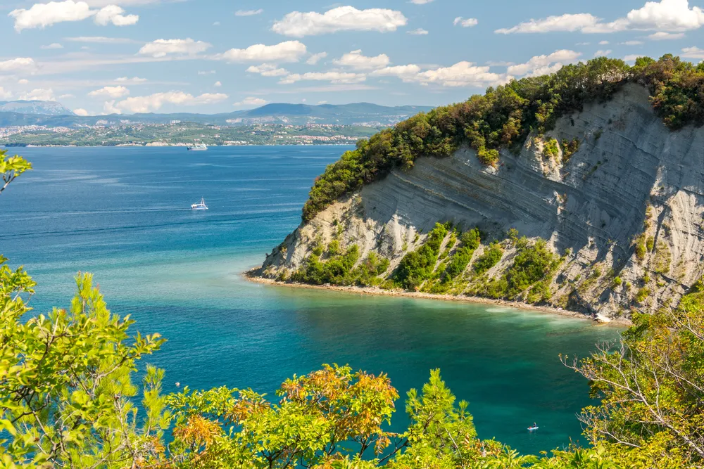 Ova plaža je skriveni dragulj Jadrana: Zaboravite kafiće i ležaljke – ovde vlada tišina prirode