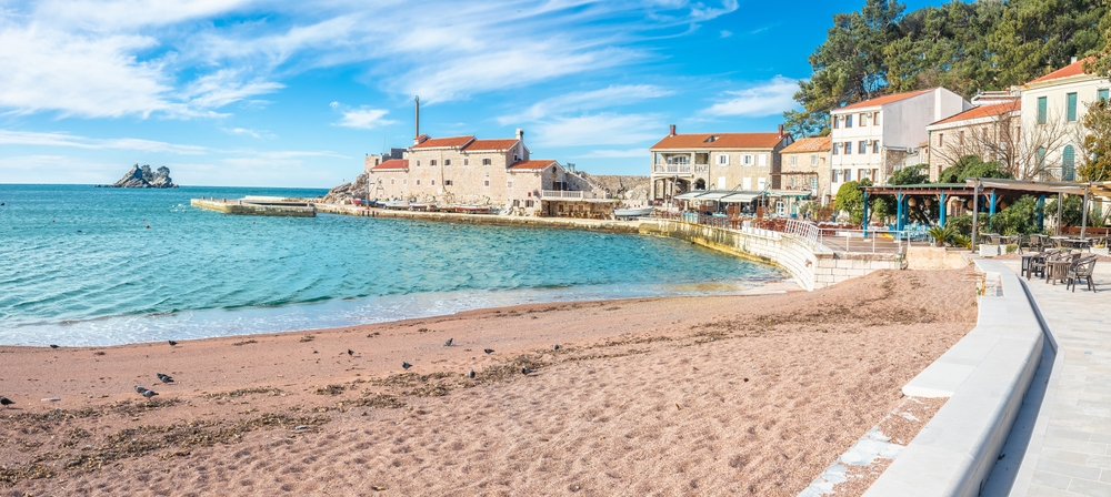 Ribar iz Crne Gore uočio kod Petrovca jednu od najređih morskih vrsta i sve snimio: Na svetu ostalo manje od 700 jedinki