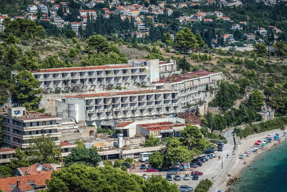 Monako jugoslovenske rivijere: Počelo rušenje omiljenog Titovog letovališta o kom je pisao i Gardijan