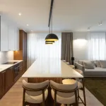 Toplina doma i funkcionalnost u ravnoteži: Porodični stan u Beogradu u koji smo se odmah zaljubili