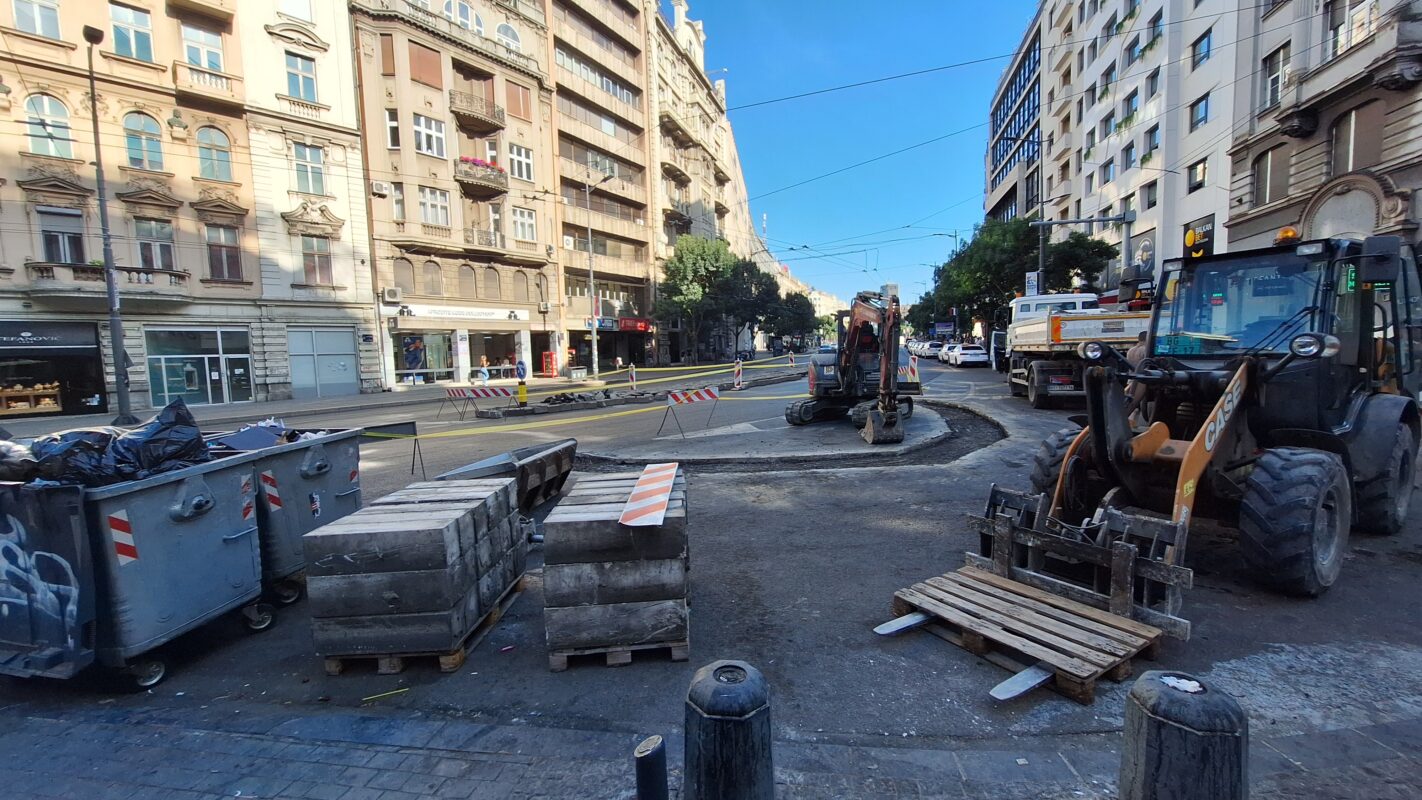 Evo šta vas čeka ako odete na Trg Republike: Centar grada više ne liči na sebe i građani traže krivce 2 Evo šta vas čeka ako odete na Trg Republike: Centar grada više ne liči na sebe i građani traže krivce
