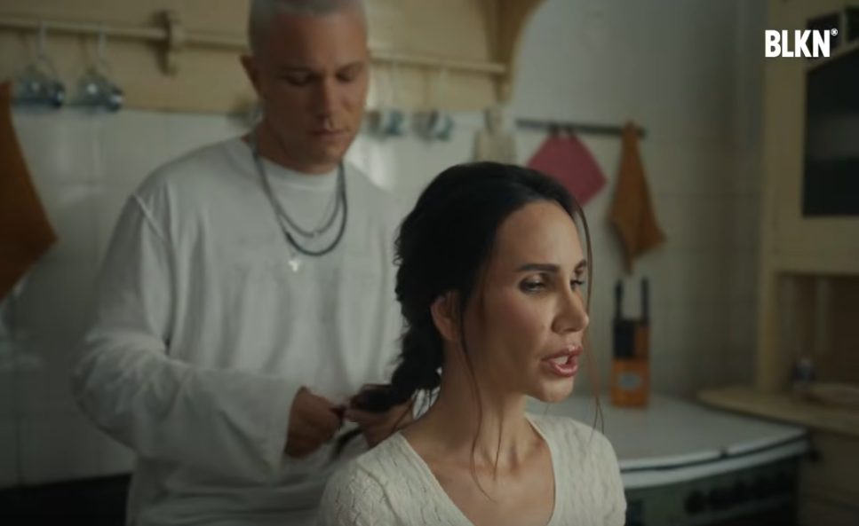 Relja i Nikolija objavili novi intimni video i šokirali Balkan, a onda se pevač oglasio: “Ja bih to sa dve reči opisao” Relja i Nikolija objavili novi intimni video i šokirali Balkan, a onda se pevač oglasio: "Ja bih to sa dve reči opisao"