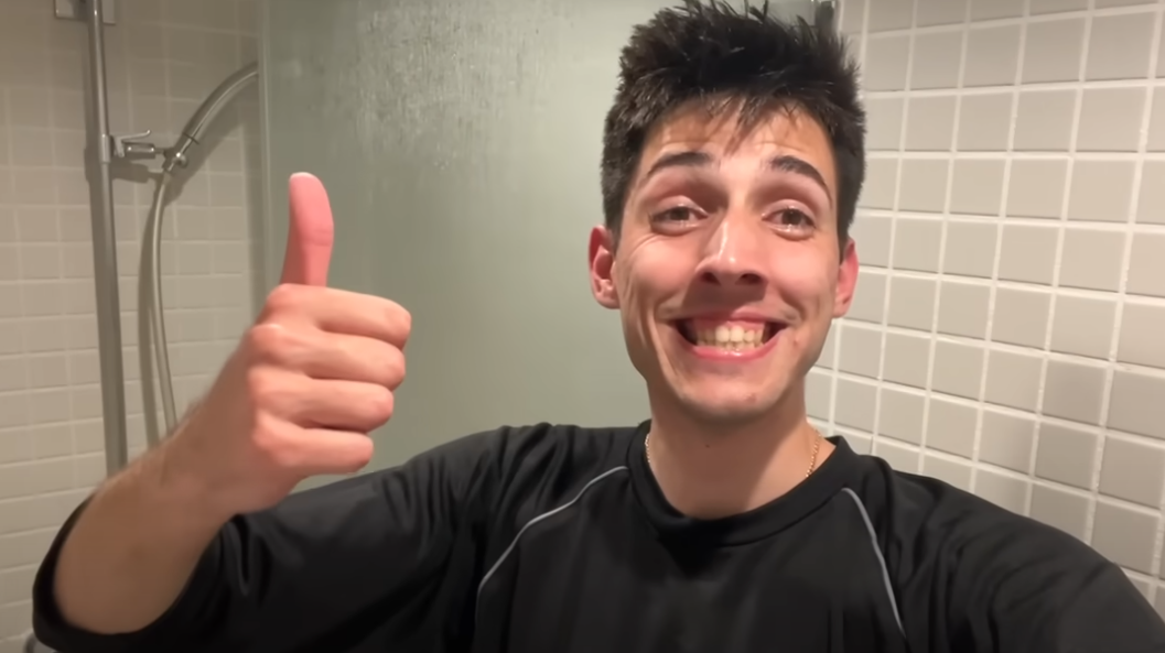 “Da li se ja nalazim u svemirskom brodu ili šta?”: Srpski jutjuber je proveo noć u najmanjem hotelu na svetu i evo kako se proveo hotel