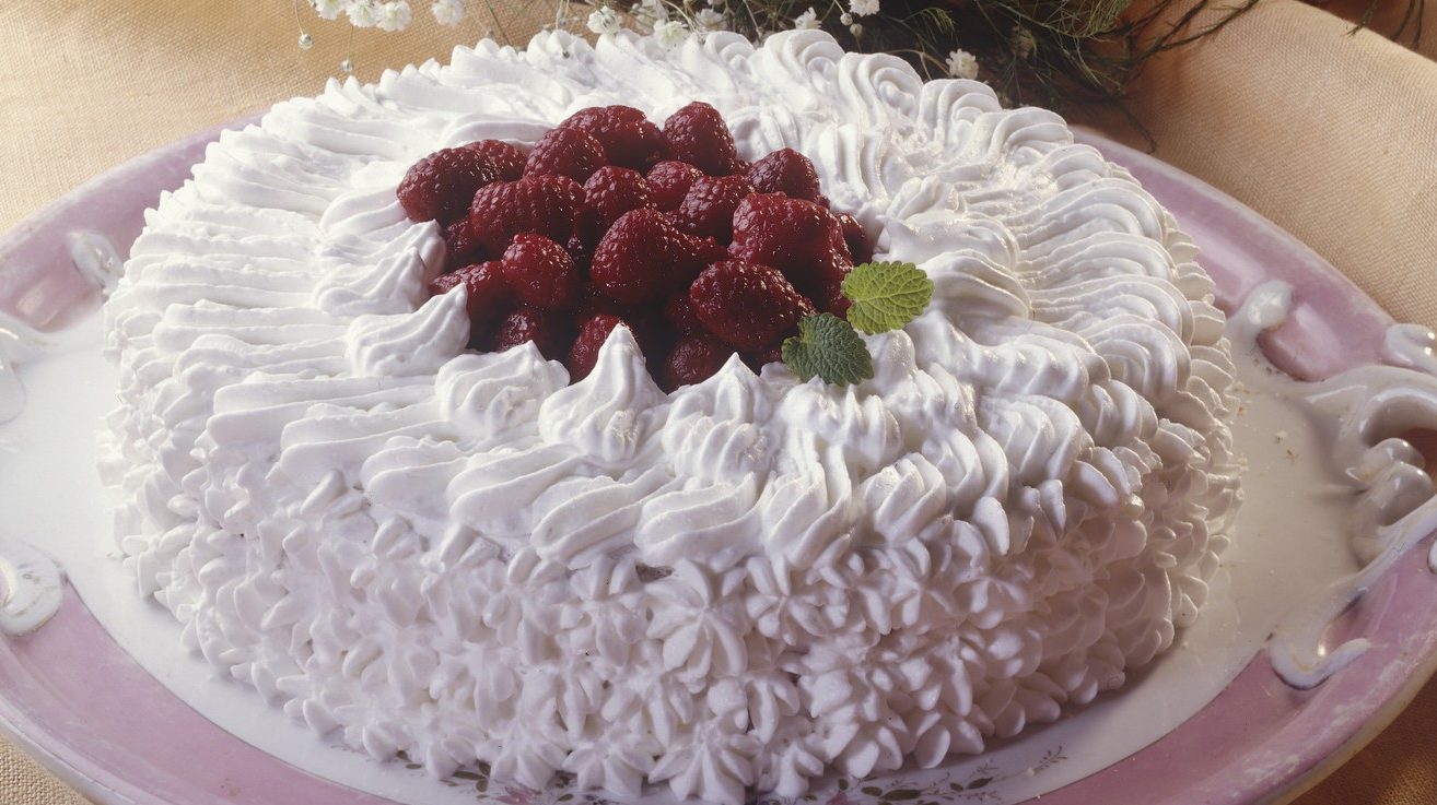 Brza torta sa malinama, na šporet zaboravite Brza torta sa malinama, na šporet zaboravite