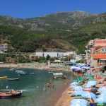 Ovo su cene hrane, pića i ležaljki na crnogorskom primorju u junu: Da li je ovo nova Hrvatska?