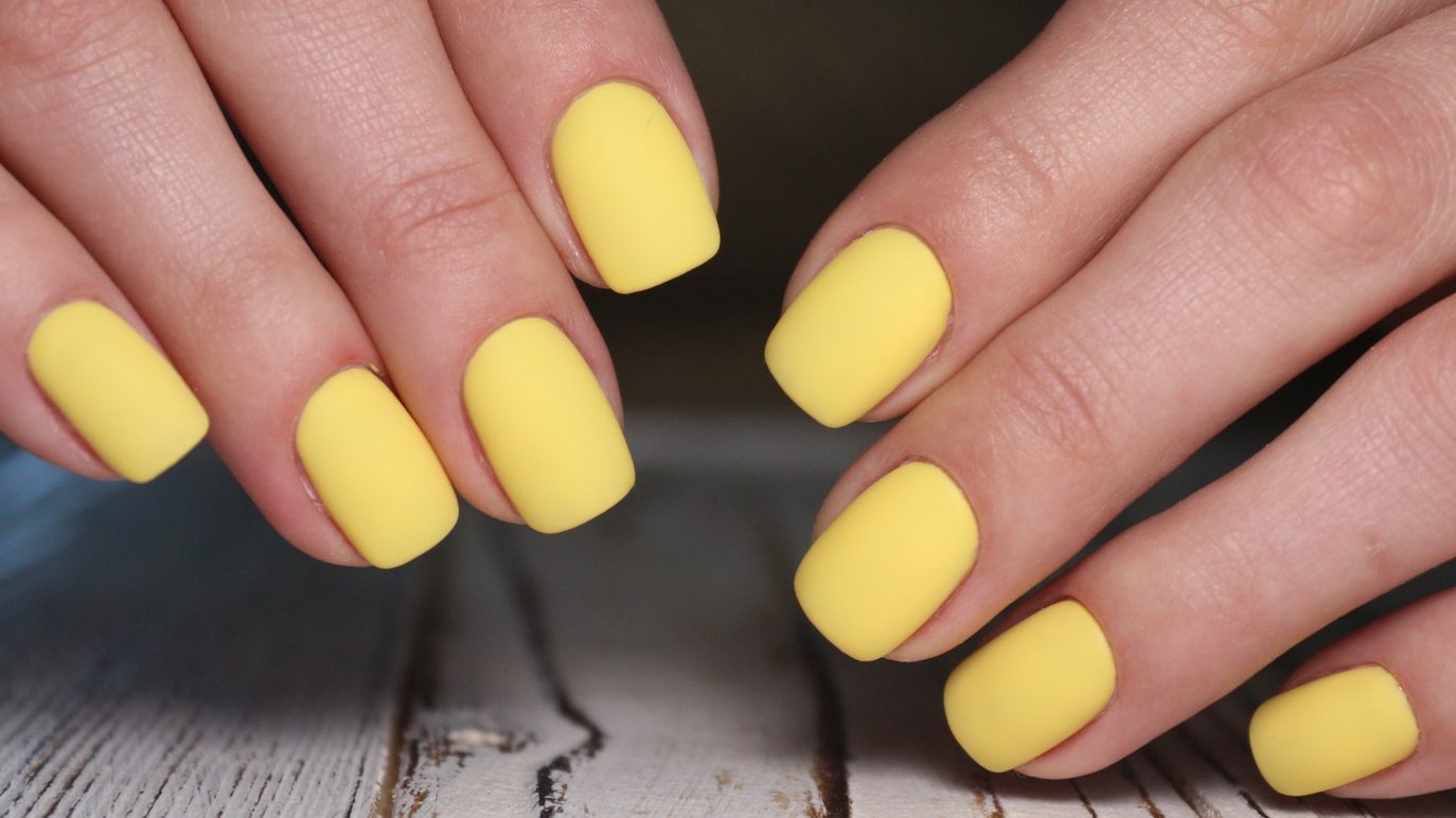 Butter yellow nokti su novi letnji hit: Idealna boja za sve devojke u pokretu