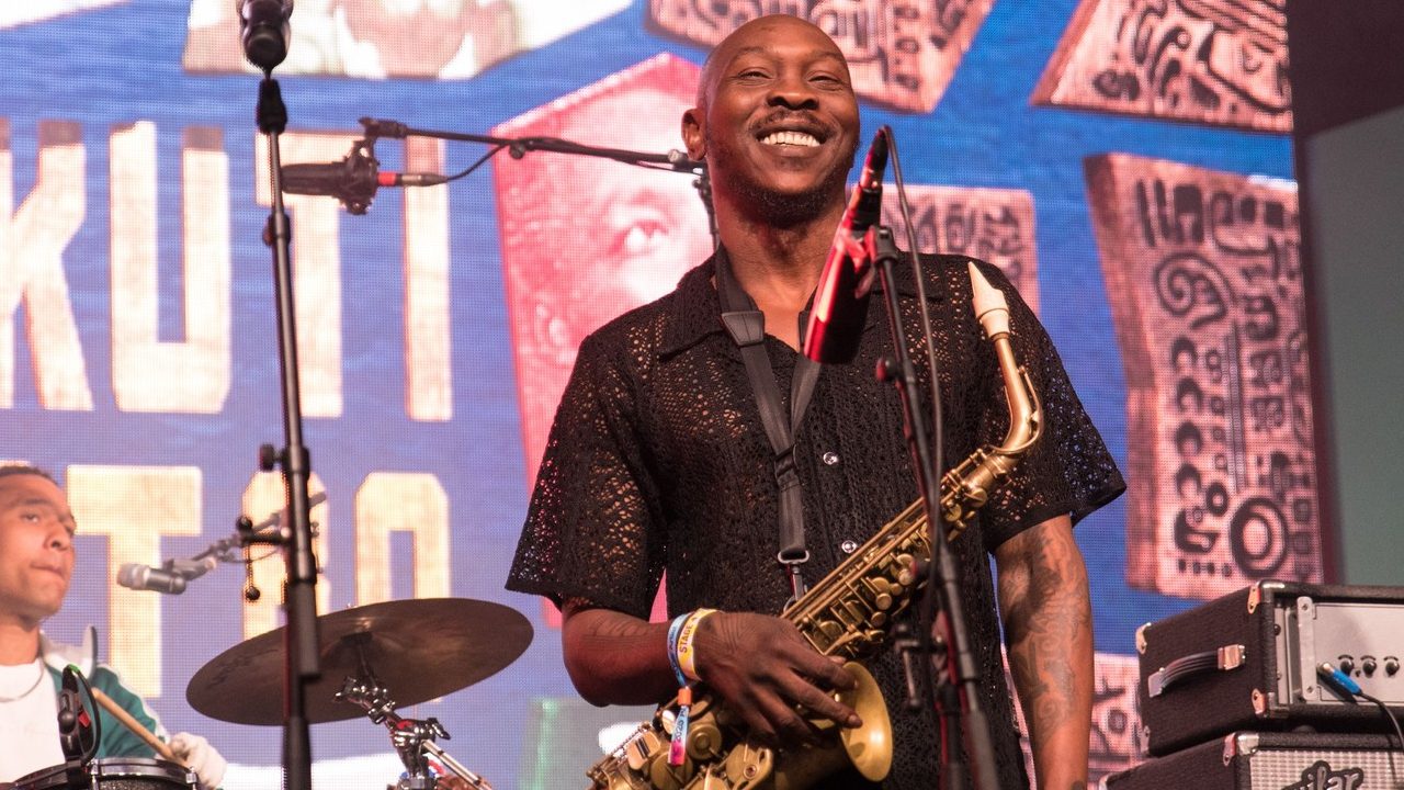 “Imam savet za sve mlade ljude, a kad završite taj posao, Gaza će biti slobodna”: Čuveni muzičar se u Zagrebu obratio celoj Evopi i poslao malo drugačiju poruku muzičar seun kuti