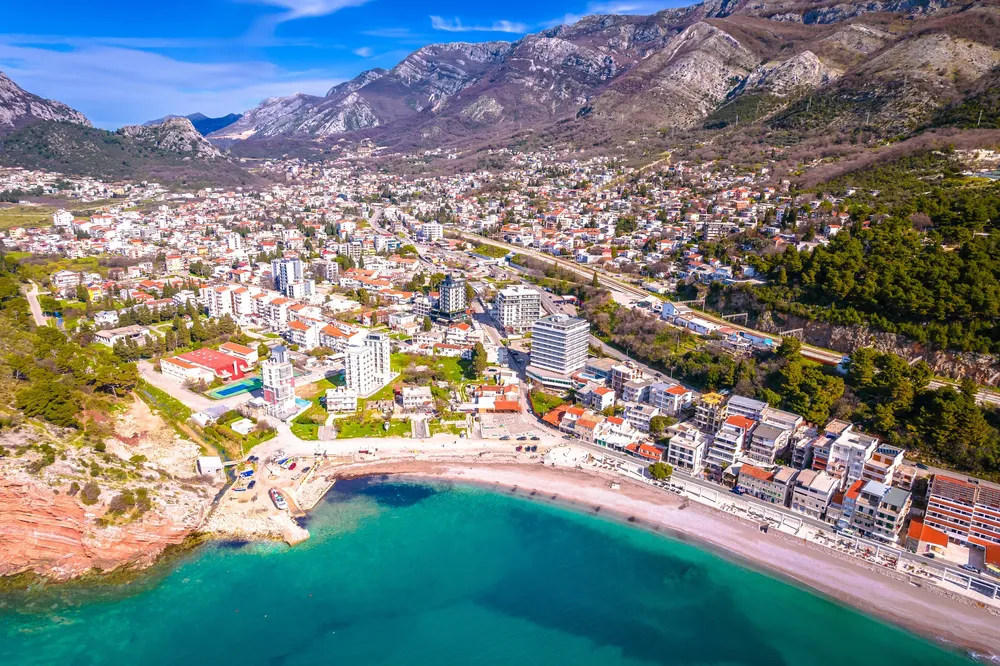 Snimak plaže u Sutomoru 1. juna otkriva pravu istinu o primorju: Evo kakva je stvarno situacija van sezone