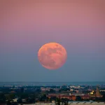 Pun Mesec Jagode mrsi konce za ova 4 znaka: Stiže 11. juna, spremite se za spektakl na nebu