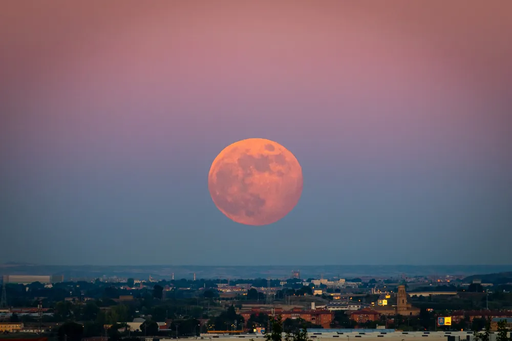 Pun Mesec Jagode mrsi konce za ova 4 znaka: Stiže 11. juna, spremite se za spektakl na nebu
