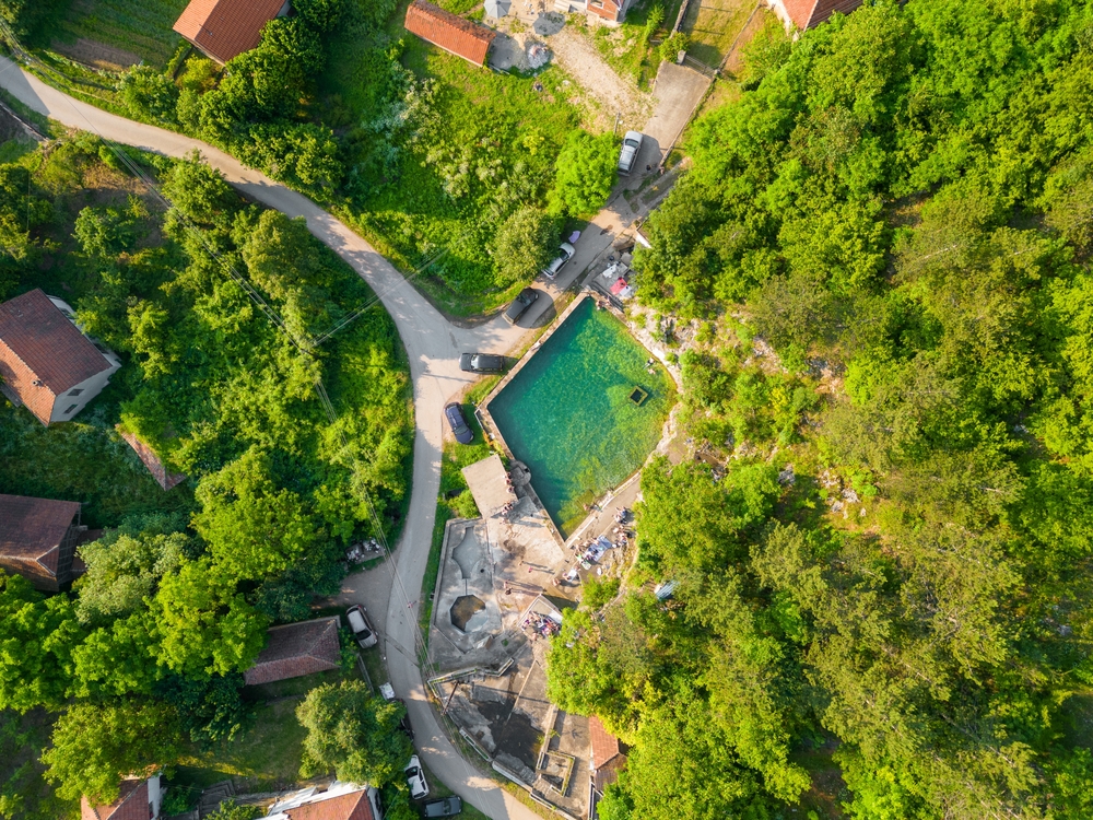 Kupanje kao iz bajke: Ovaj prirodni bazen na jugu Srbije ne zovu slučajno "Mali Karibi"