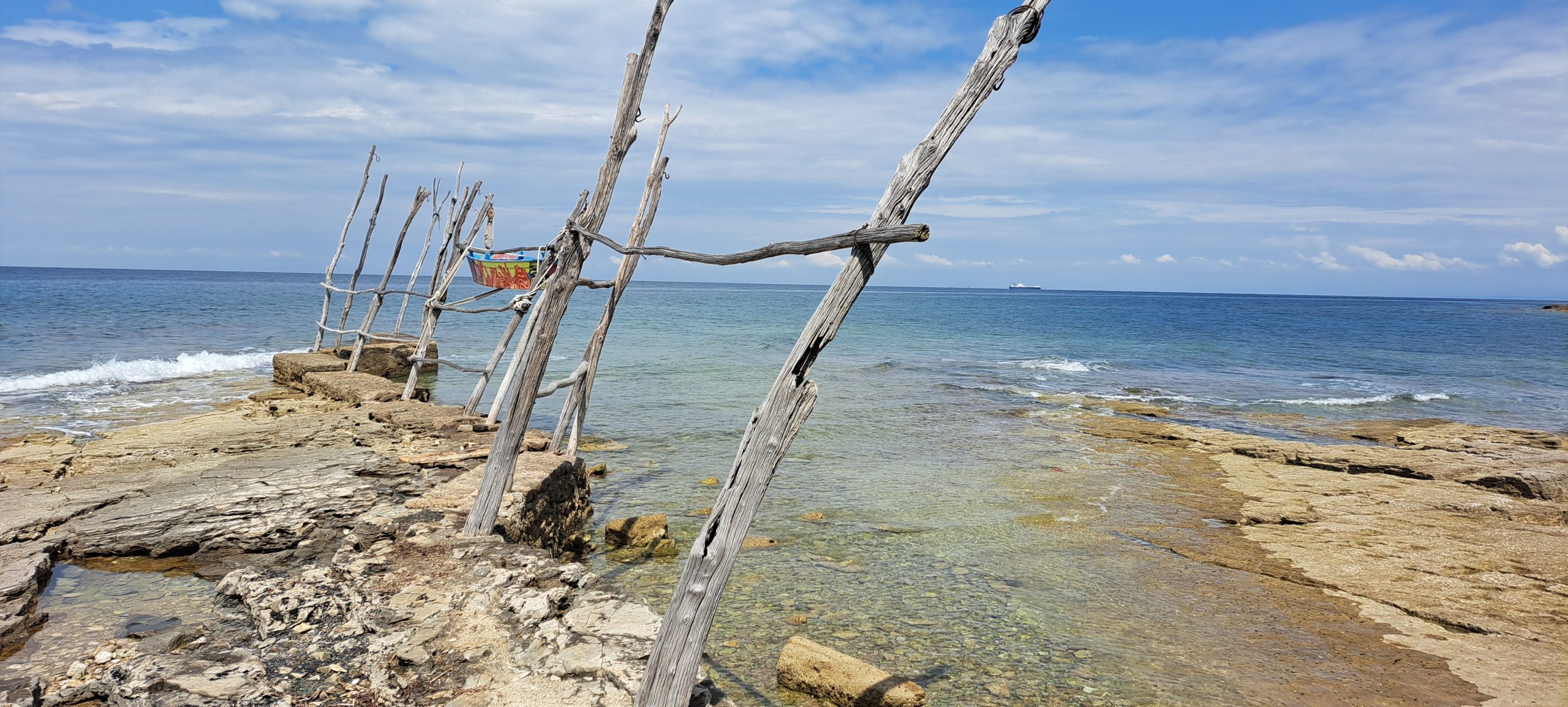 Tajna visećih brodića Istre: Konstrukcije stare preko 100 godina odolevaju vremenu i zadivljuju turiste