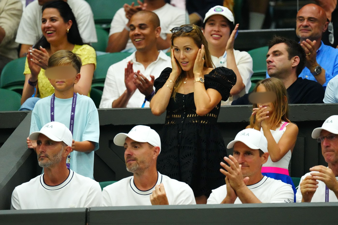 Haljina Jelene Đoković za "pumpanje" na Vimbldonu možda ruši dres-kod, ali ništa mi tu ne bismo dirali 1 Haljina Jelene Đoković za "pumpanje" na Vimbldonu možda ruši dres-kod, ali ništa mi tu ne bismo dirali