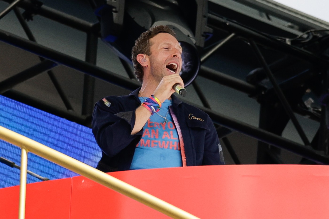 Coldplay održao prvi koncert nakon viralnog skandala i imali su posebno upozorenje za publiku: "Zato vas molim, ako niste..."