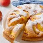 Kolač sa nektarinama i maslinovim uljem: Zvuči neobično, ali ukus obara s nogu