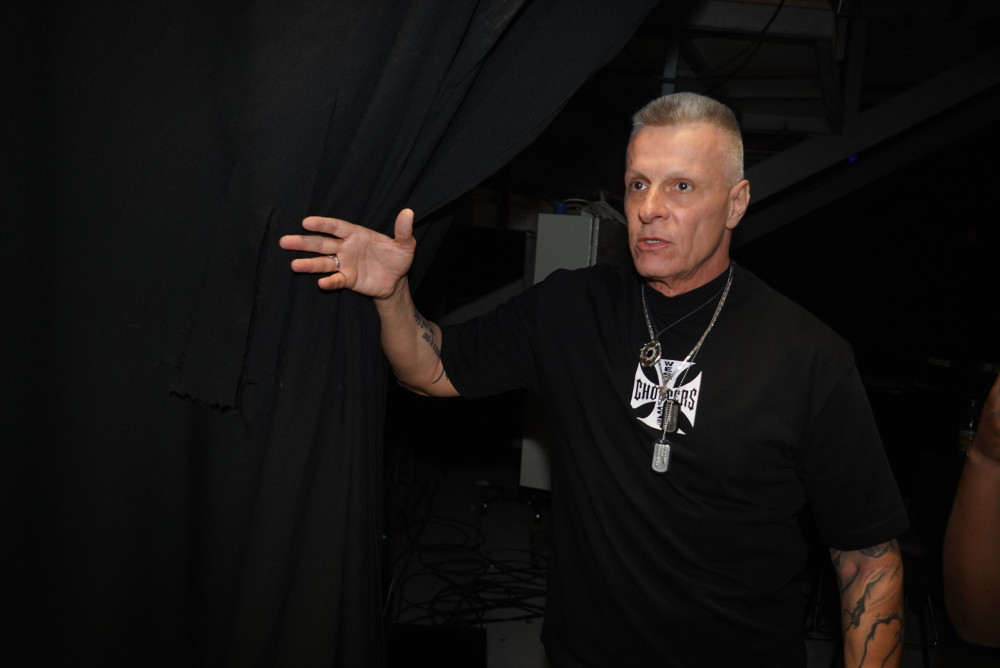 Đorđe David nastupio u Loznici, a građani ga žestoko izviždali: Na povike “ćaci” i “pumpaj” imao je odgovor Đorđe David nastupio u Loznici, a građani ga žestoko izviždali: Na povike "ćaci" i "pumpaj" imao je odgovor