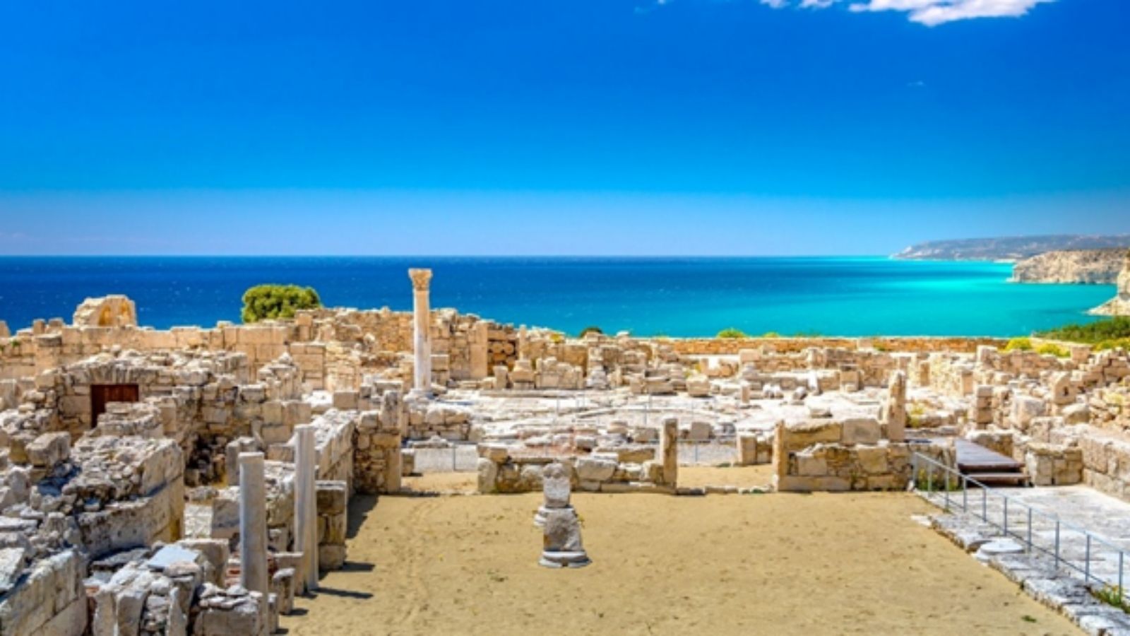 Tirkizno more, autentična kuhinja i potpuna sloboda: Ostrvo koje spaja opuštanje i avanturu