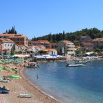 "Turizam na aparatima": Cena ležaljki i suncobrana na plaži Pržno najbolji je primer kako oterati turiste