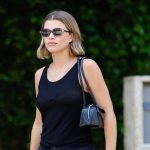 Ikona tihog luksuza nosi najpoželjnije retro patike leta 2025: Koštaju manje od 70 evra