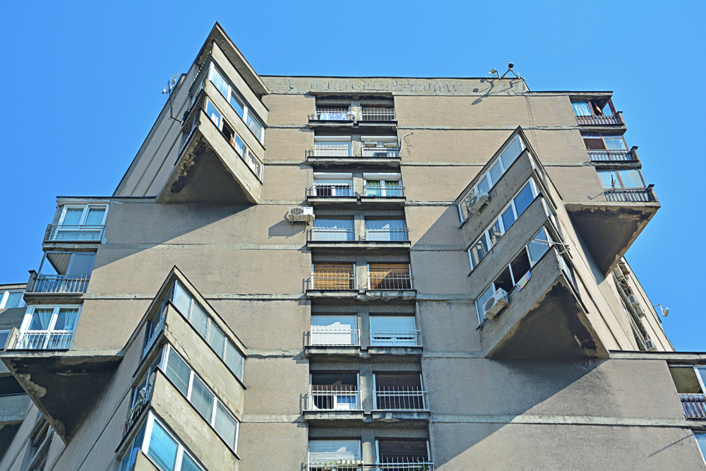 Betonska čokolada sa Karaburme: Priča o jednoj od najneobičnijih zgrada u Beogradu koju ili mrzite ili vam je prelepa