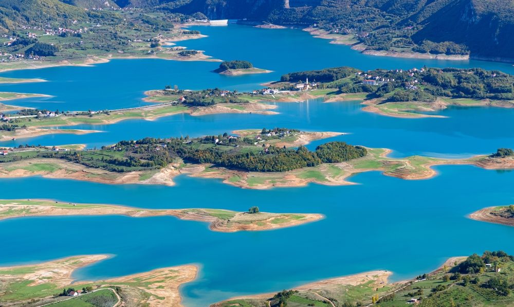 "Egzotika na dohvat ruke": Ovo jezero je skriveni biser BiH i izgleda kao raj na zemlji