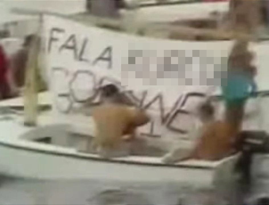 Doček tenisera koji prepričava ceo svet: 150.000 ljudi i slavlje su pali u drugi plan zbog presmešnog transparenta