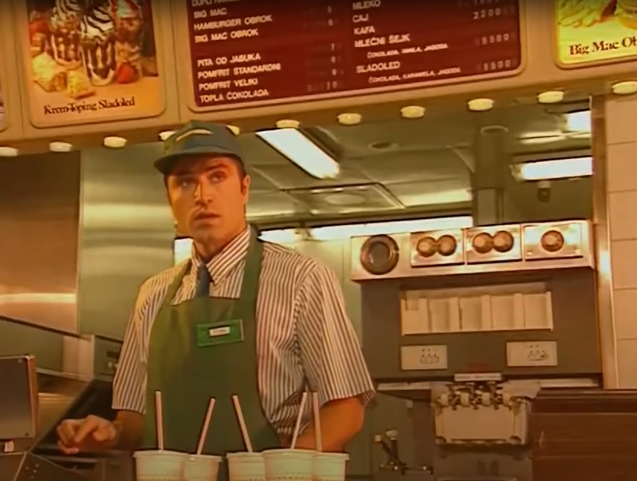 "Još malo pa stižemo sa cenama": Scena iz domaćeg filma nam je otkrila koliko je koštao Big Mek u Beogradu '93. i nije se mnogo promenilo